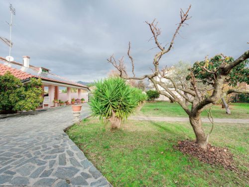 379 - Villa Carrara