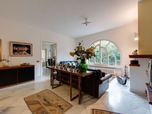 379 - Villa Carrara
