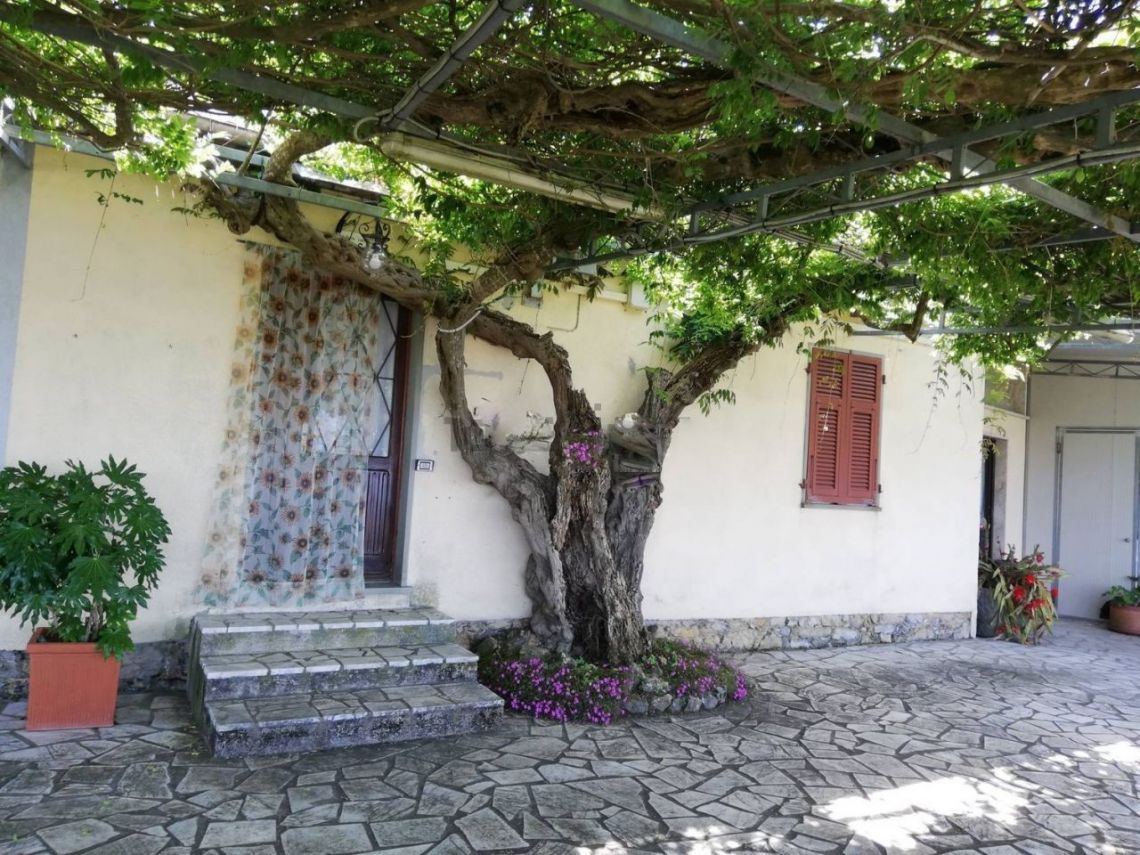 737 - Casa Castelnuovo Magra