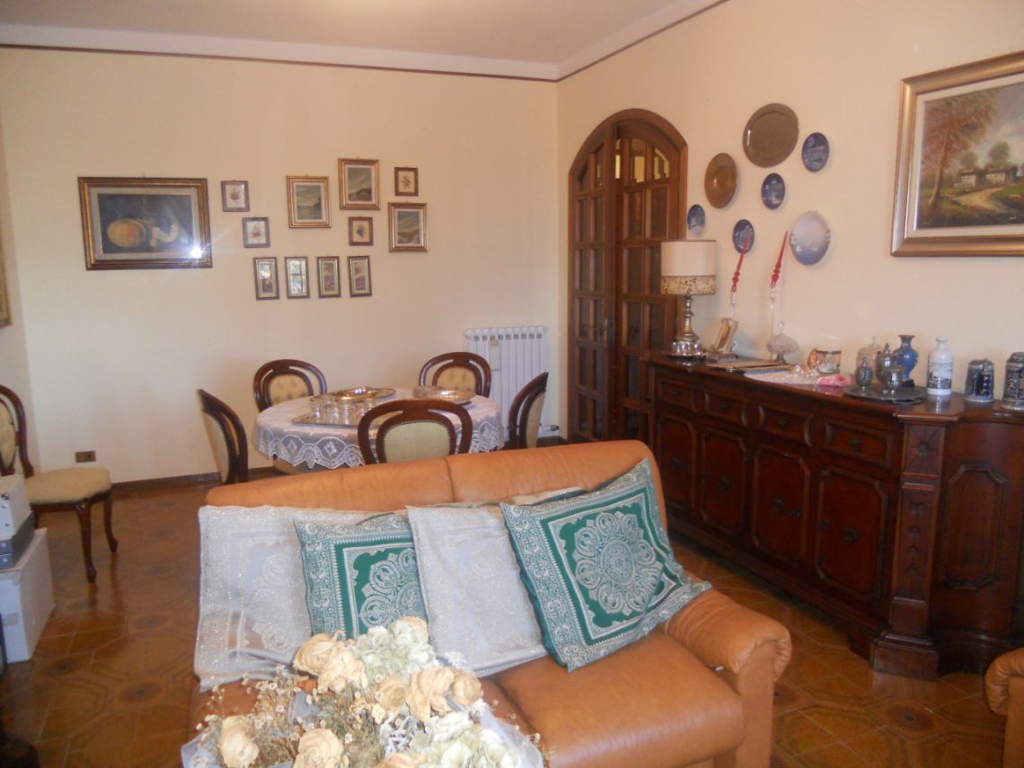 737 - Casa Castelnuovo Magra