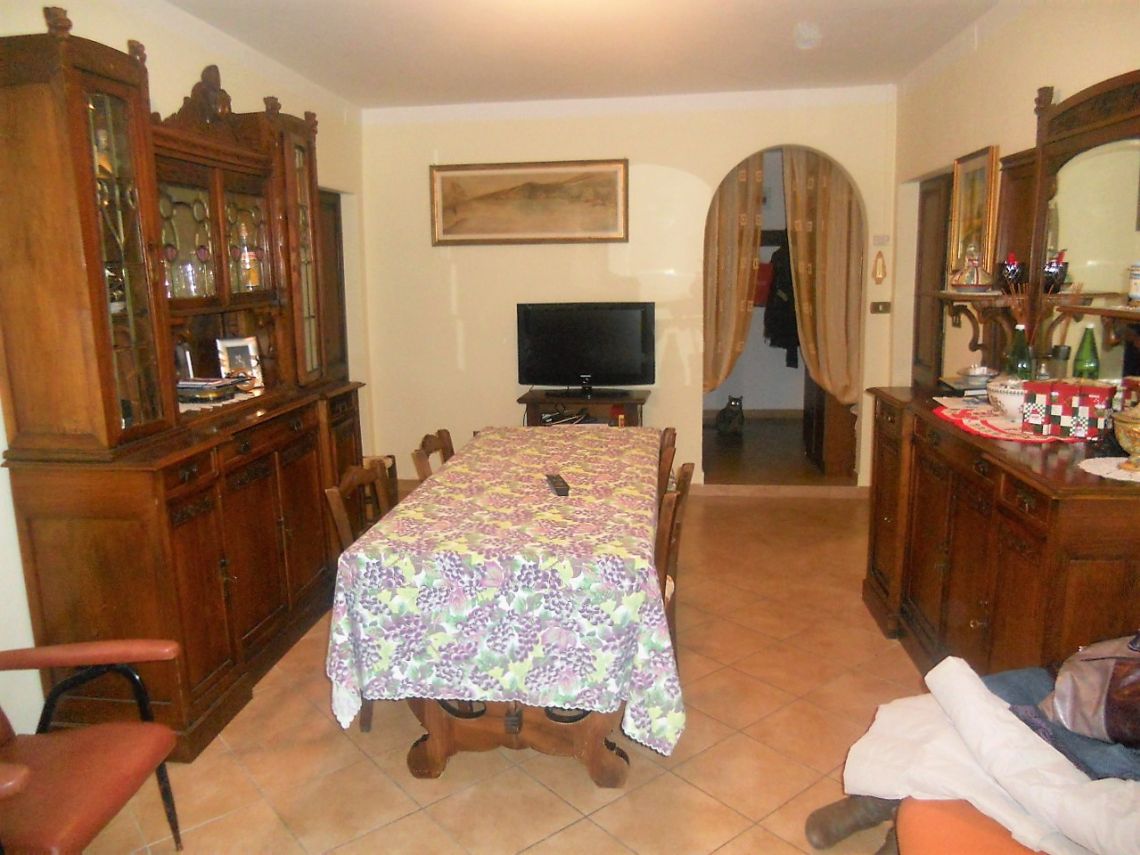 737 - Casa Castelnuovo Magra
