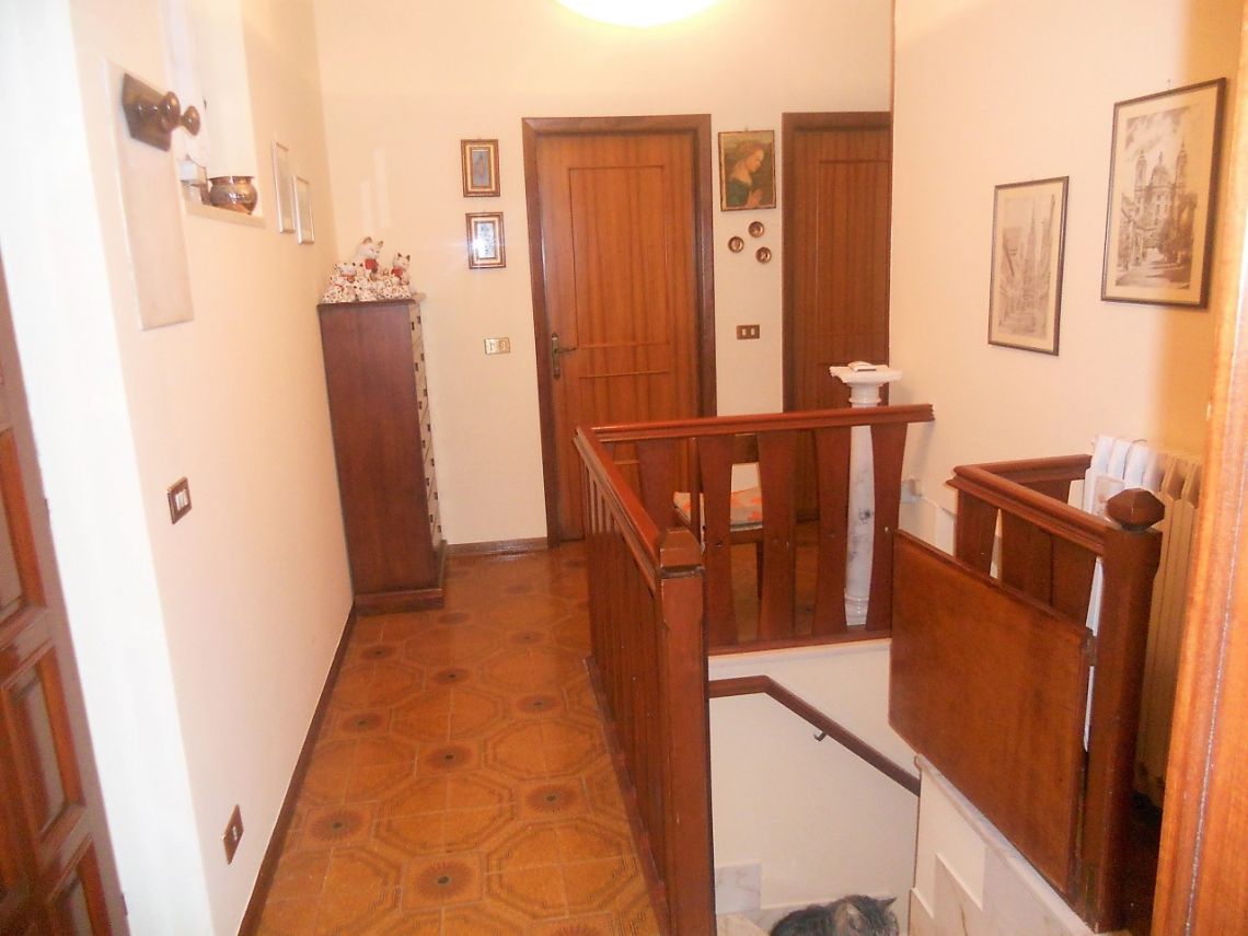 737 - Casa Castelnuovo Magra