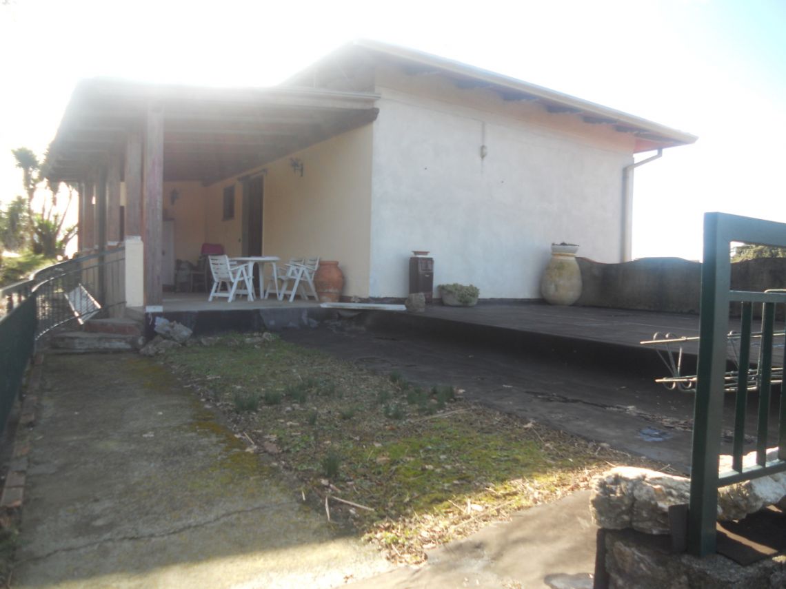 737 - Casa Castelnuovo Magra