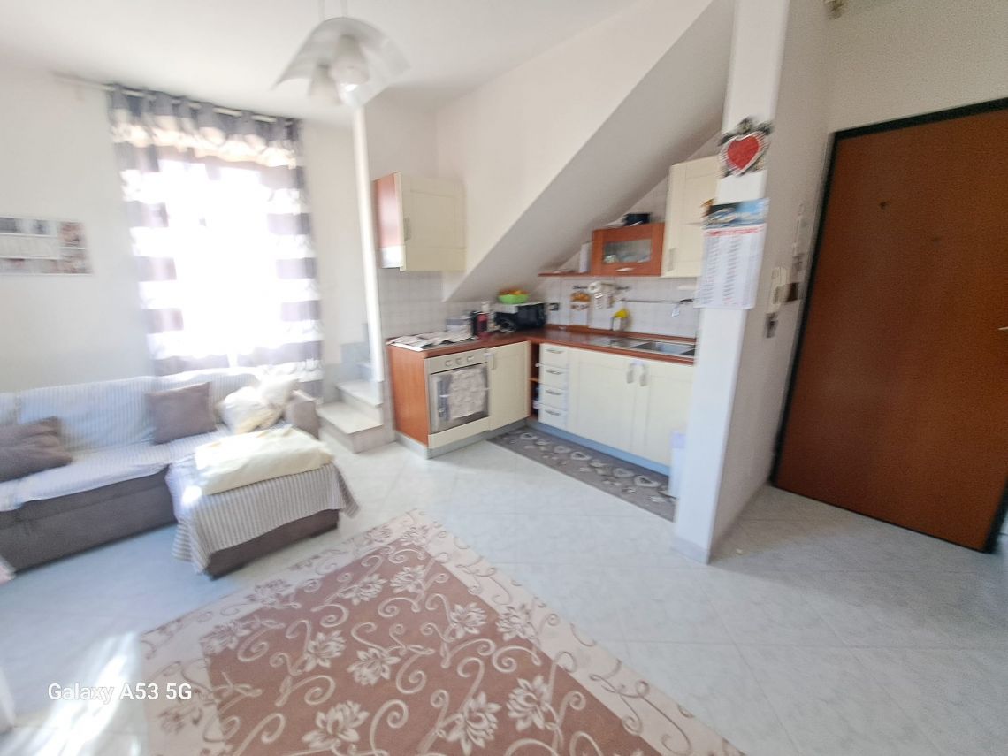 836 - Appartamento Sarzana