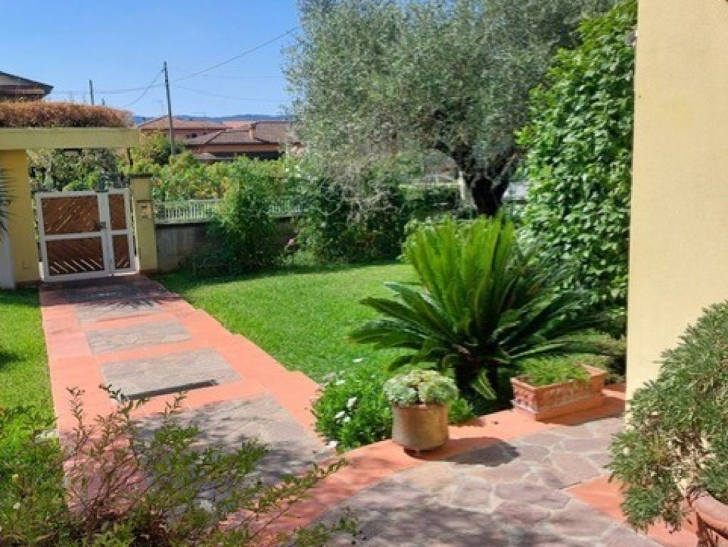 862 - Villa La Spezia