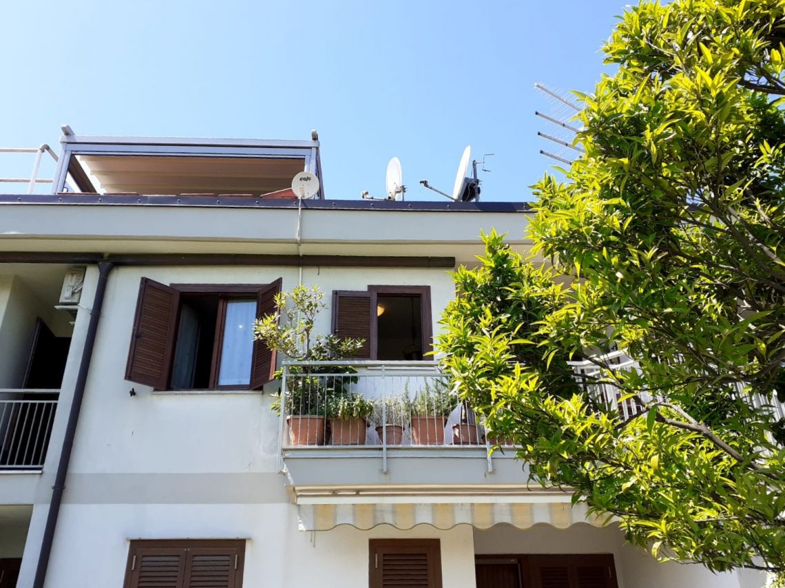 914 - Casa a schiera Luni