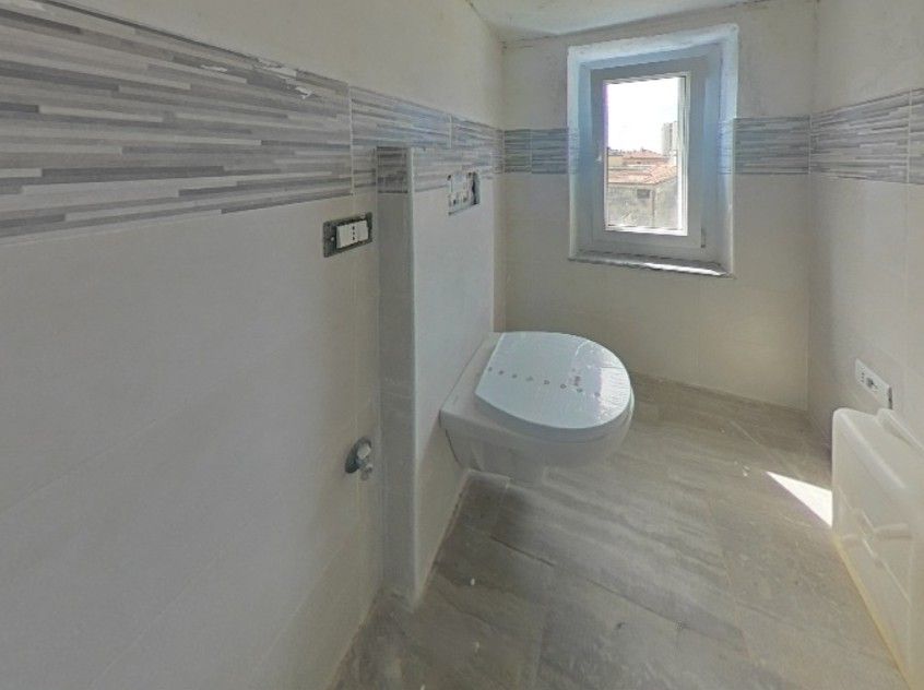 941 - Mansarda Carrara