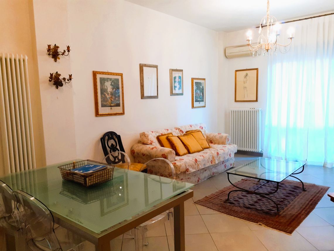 945 - Appartamento Carrara