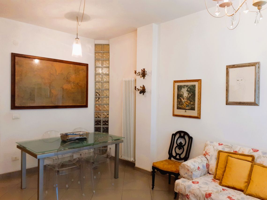 945 - Appartamento Carrara