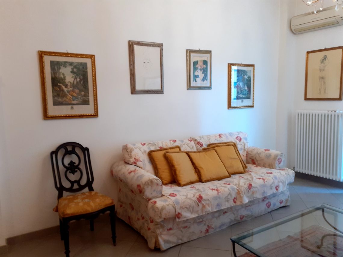 945 - Appartamento Carrara