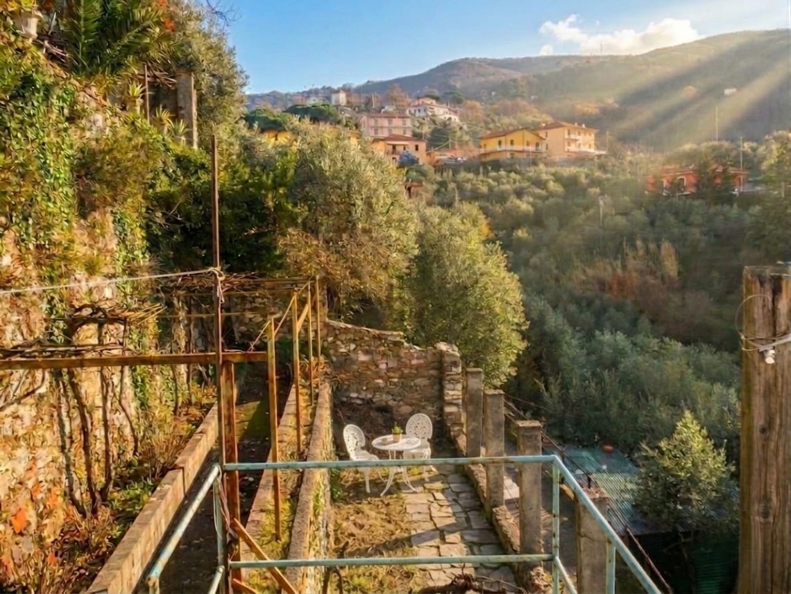 966 - Appartamento Sarzana