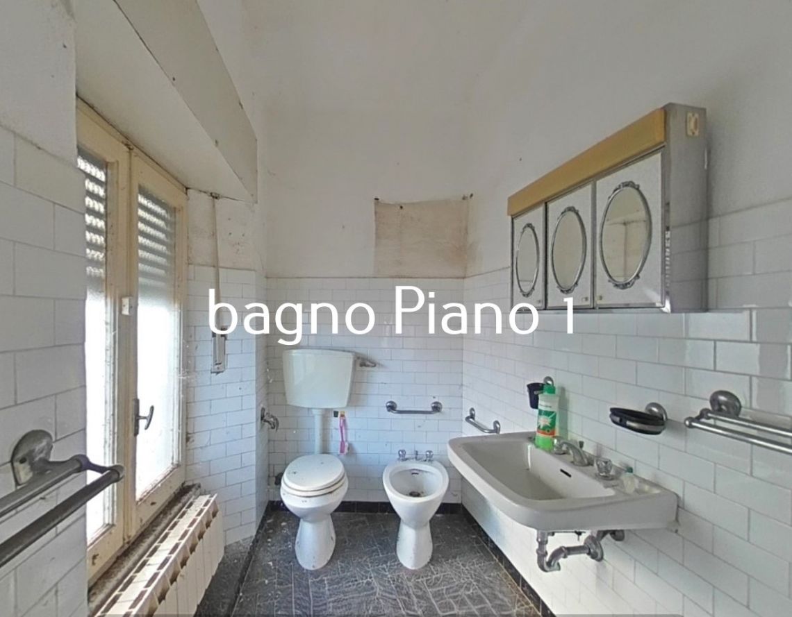 966 - Appartamento Sarzana