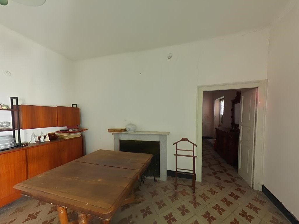 966 - Appartamento Sarzana