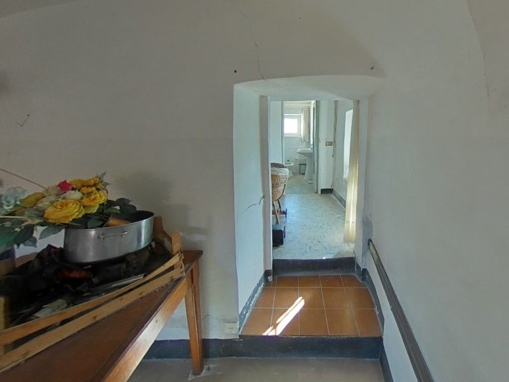 966 - Appartamento Sarzana