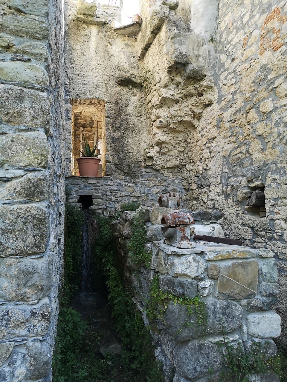 977 - Casolare Castelnuovo Magra