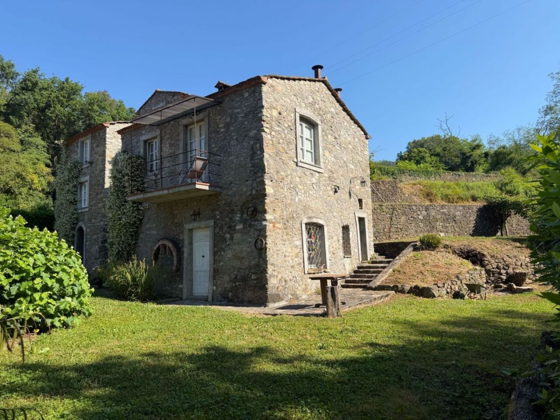 977 - Casolare Castelnuovo Magra