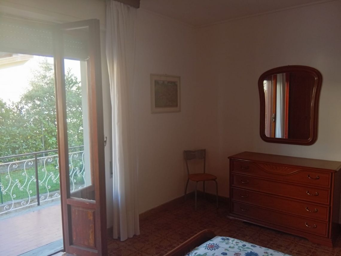 979 - Appartamento Massa