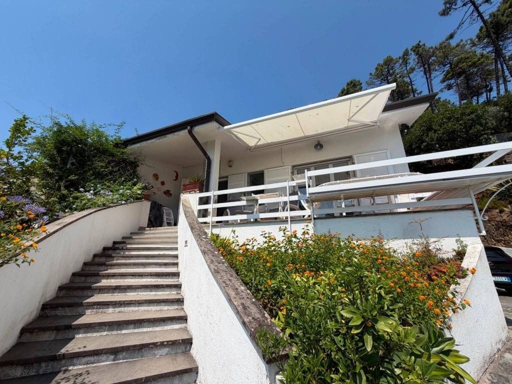 984 - Villa Bifamiliare Ameglia