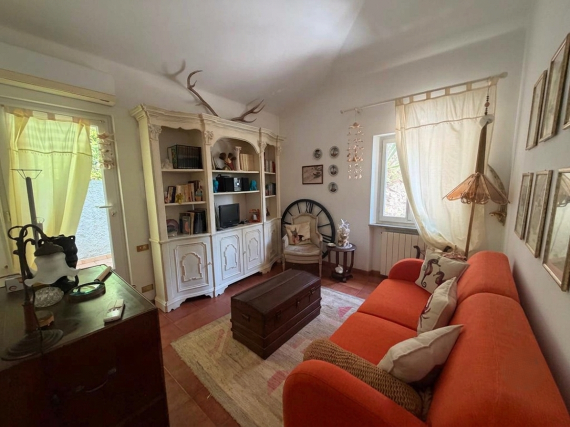 984 - Villa Bifamiliare Ameglia