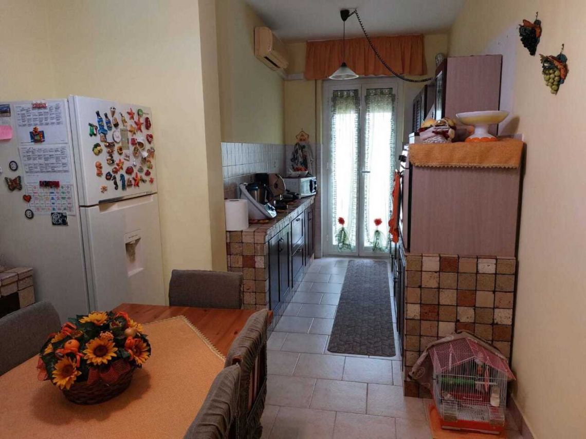 988 - Appartamento Carrara