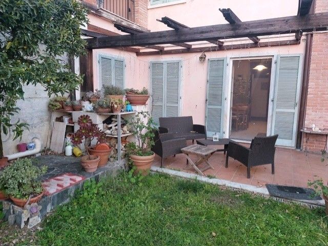990 - Villa Bifamiliare Carrara