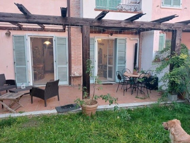 990 - Villa Bifamiliare Carrara