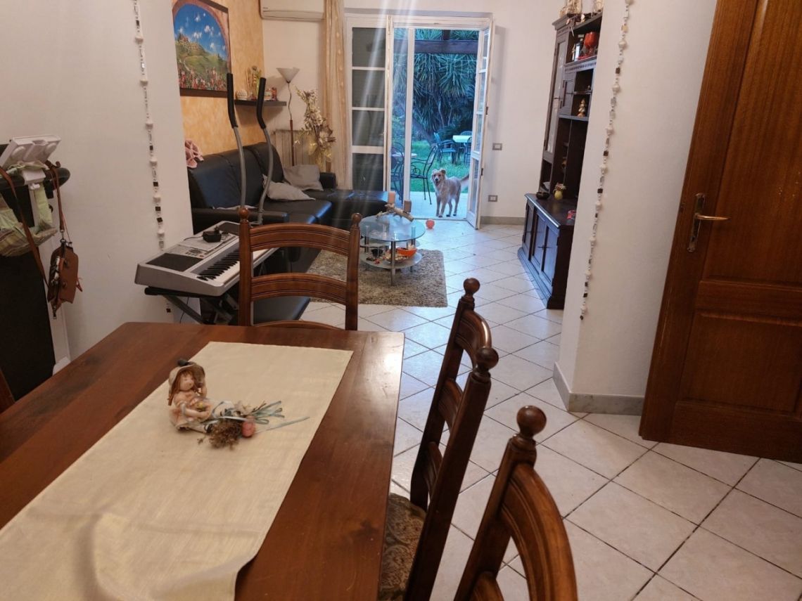 990 - Villa Bifamiliare Carrara