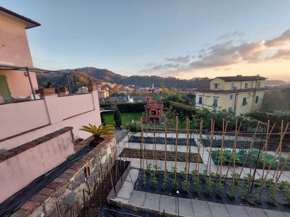 990 - Villa Bifamiliare Carrara
