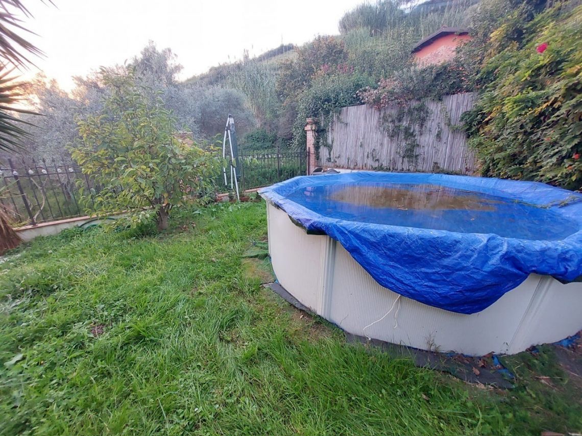 990 - Villa Bifamiliare Carrara