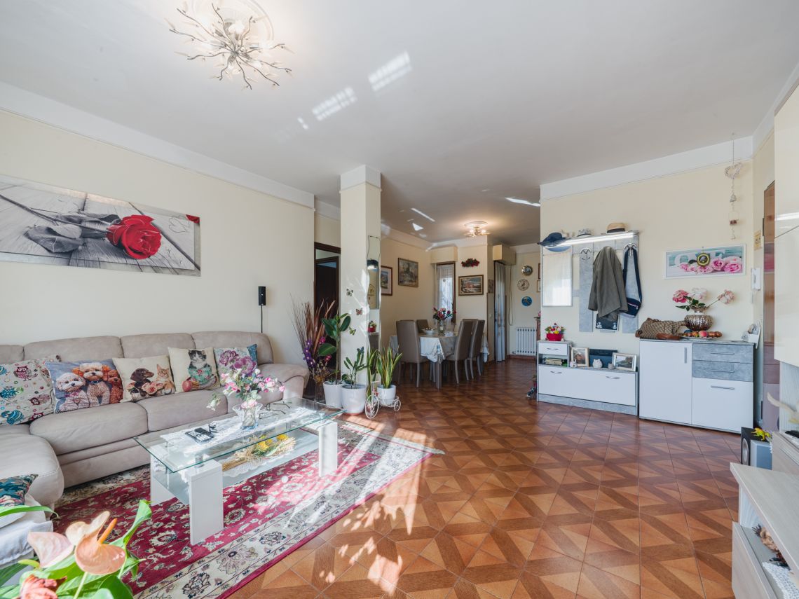 995 - Appartamento Carrara