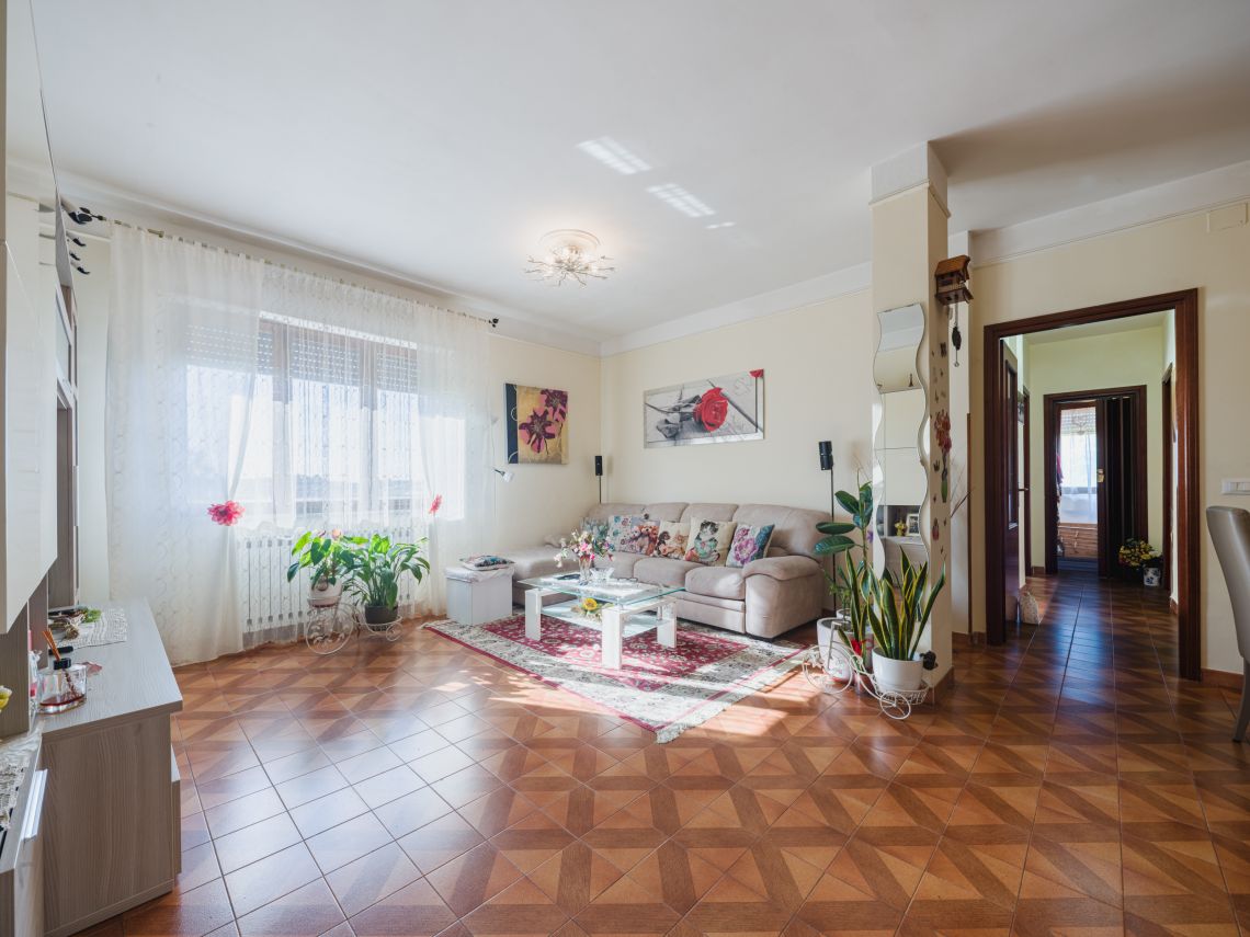 995 - Appartamento Carrara