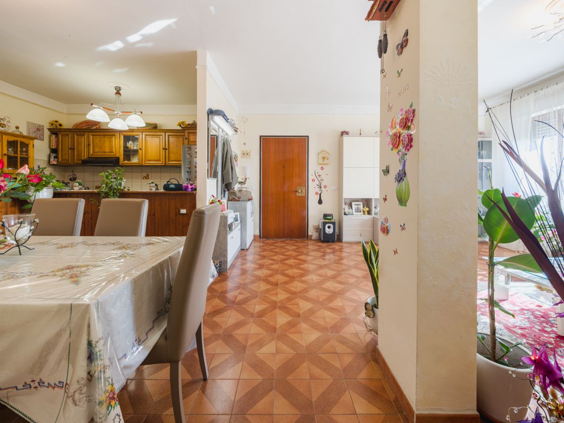 995 - Appartamento Carrara