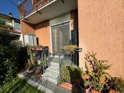 881  - Porzione bifamiliare