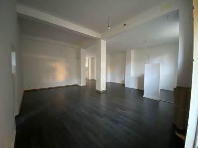 Vendita Negozio Carrara